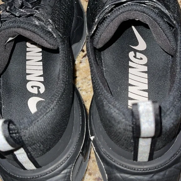 Nike ZoomX Invincible Run 3 - Picture 11 of 12